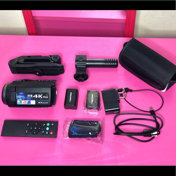 4K Digital Video Camcorder - Picture 2 of 2